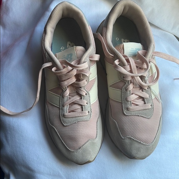 New Balance Pink and Cream Sneakers Classic Style - Picture 1 of 9